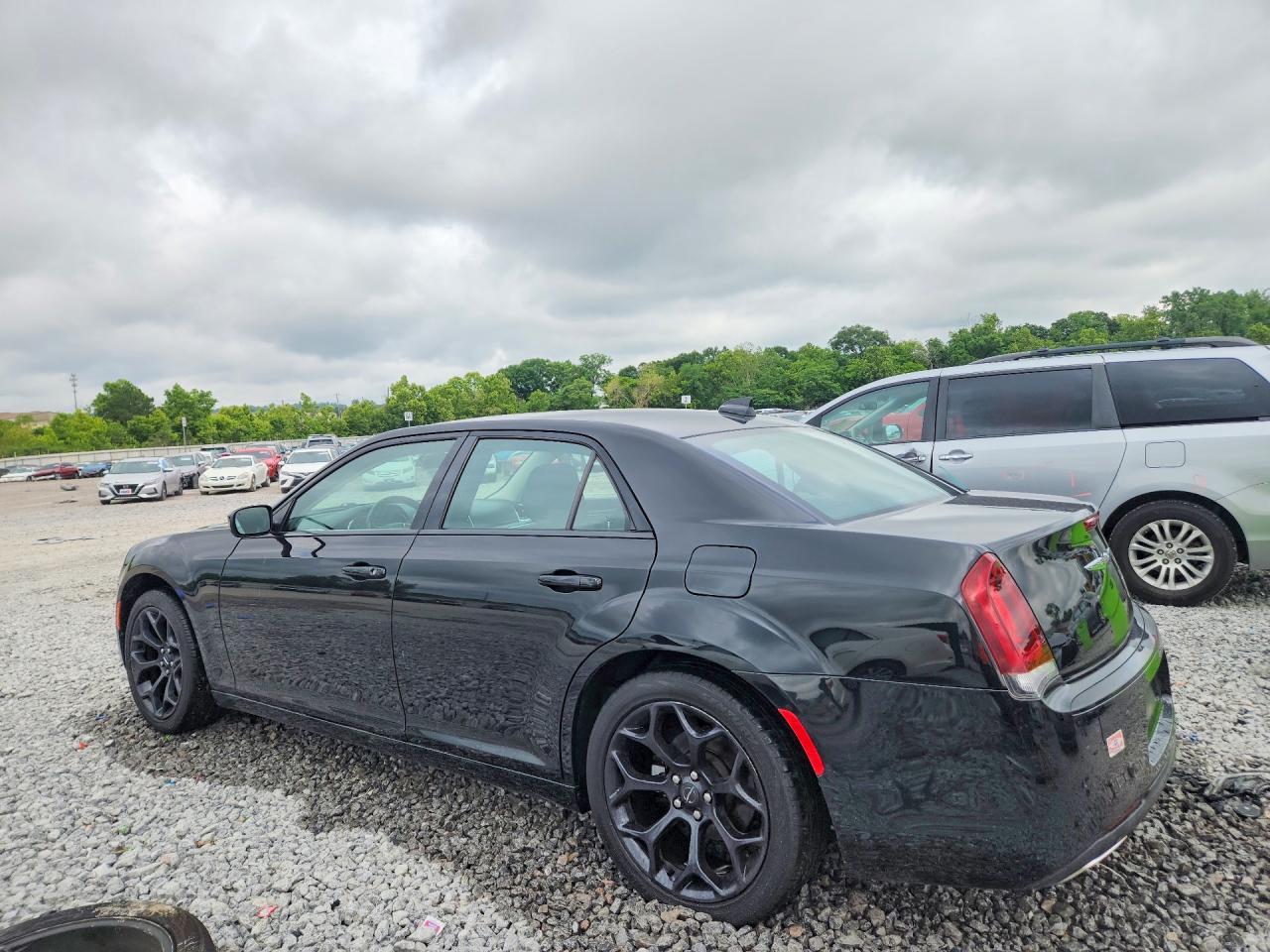 2019 CHRYSLER 300