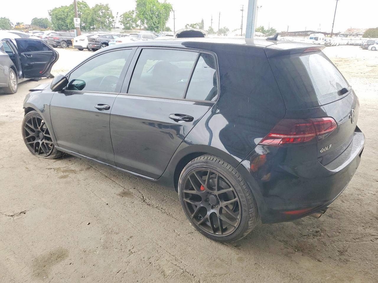 2017 VOLKSWAGEN GOLF