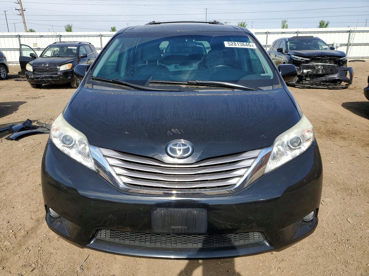 2017 TOYOTA SIENNA