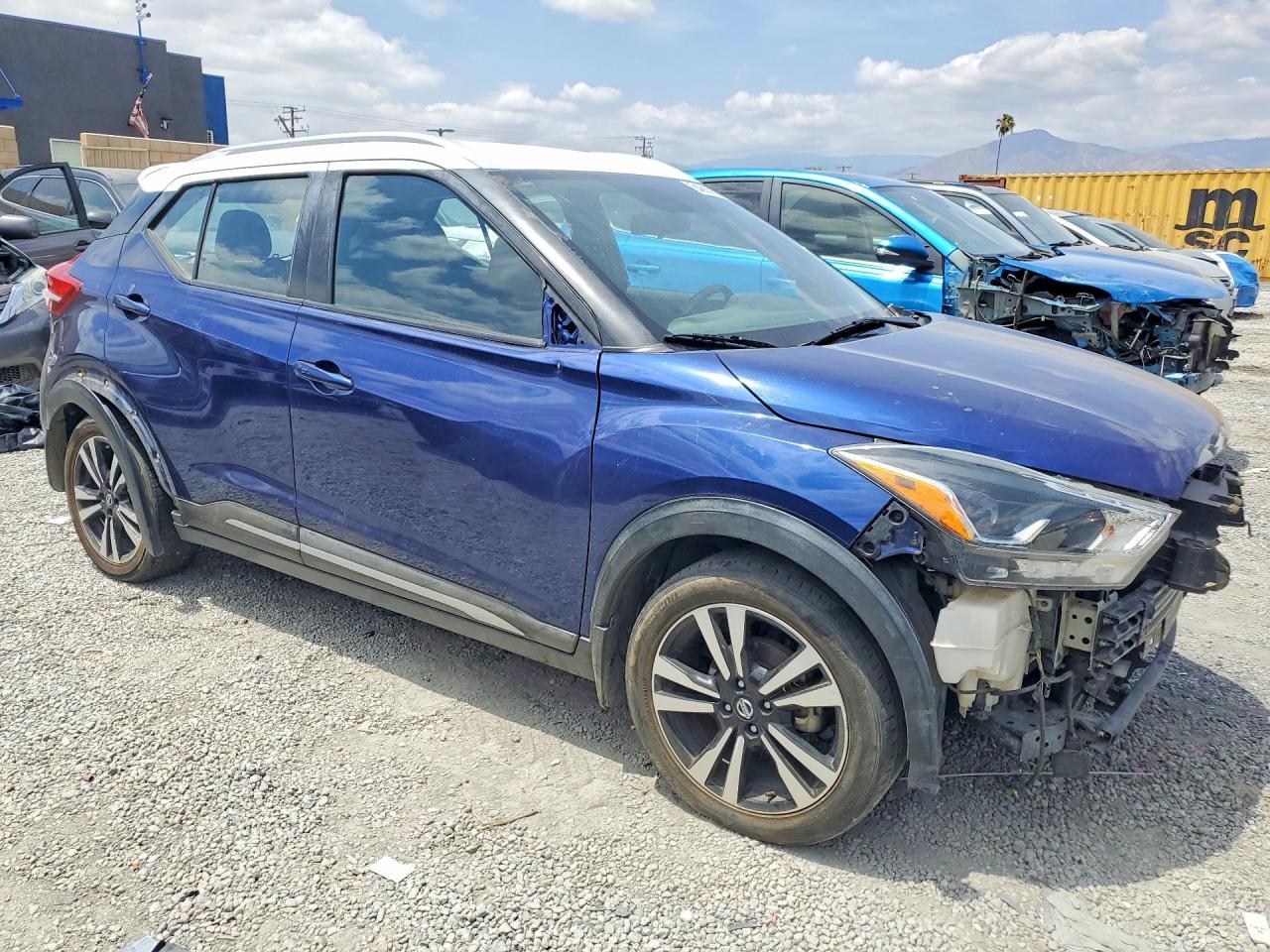 2018 NISSAN KICKS