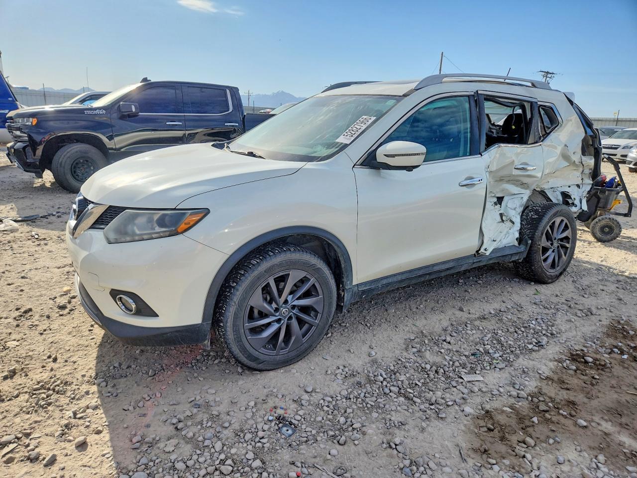 2016 NISSAN ROGUE