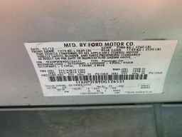 2013 FORD Taurus