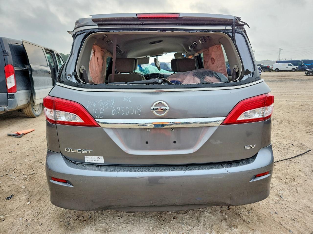 2017 NISSAN Quest