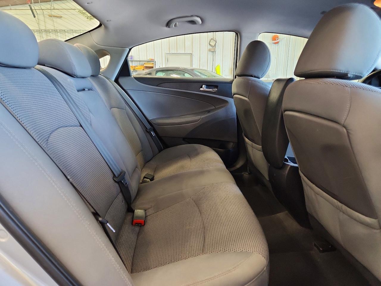 2011 HYUNDAI SONATA