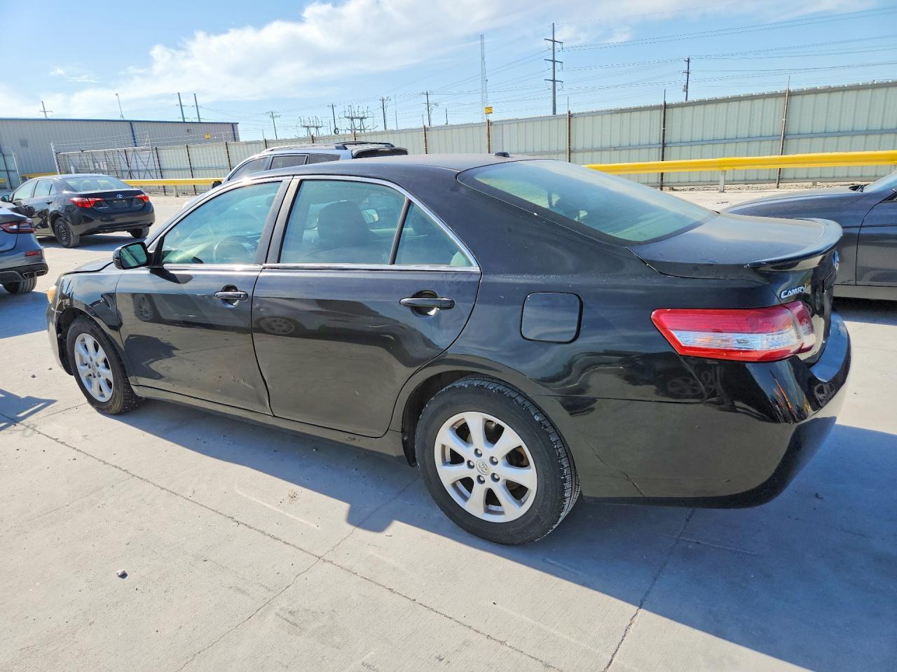 2011 TOYOTA CAMRY