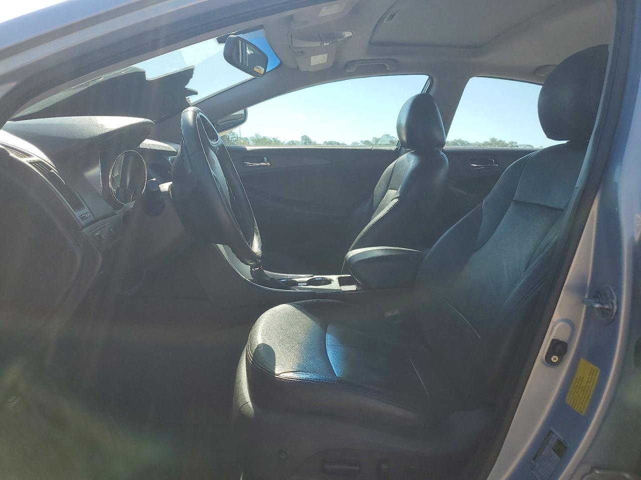 2011 HYUNDAI SONATA