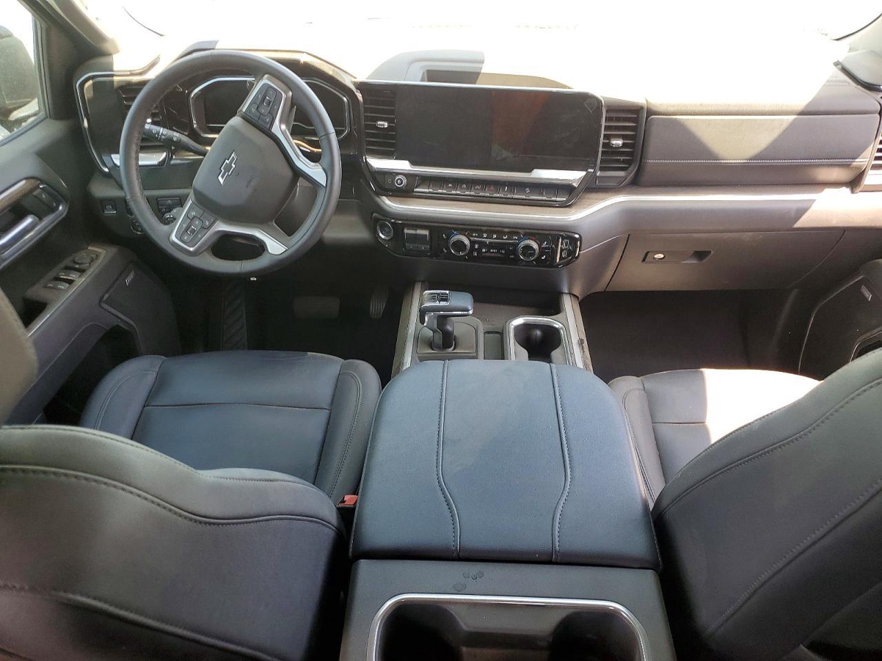 2025 CHEVROLET Silverado