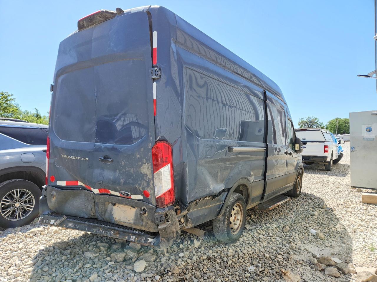 2021 FORD Transit