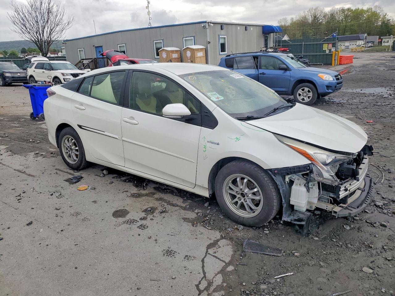 2016 TOYOTA PRIUS