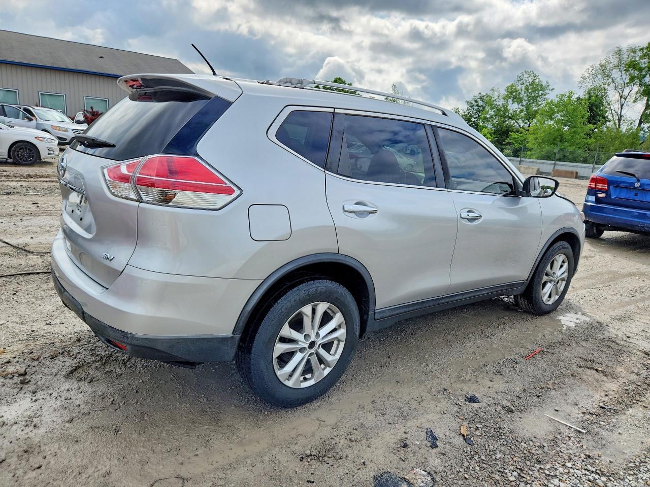 2016 NISSAN ROGUE