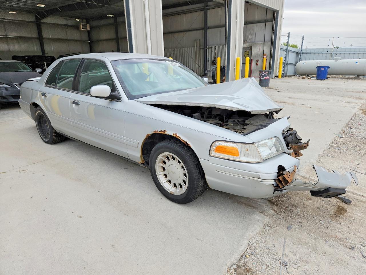 2001 FORD Crown Victoria