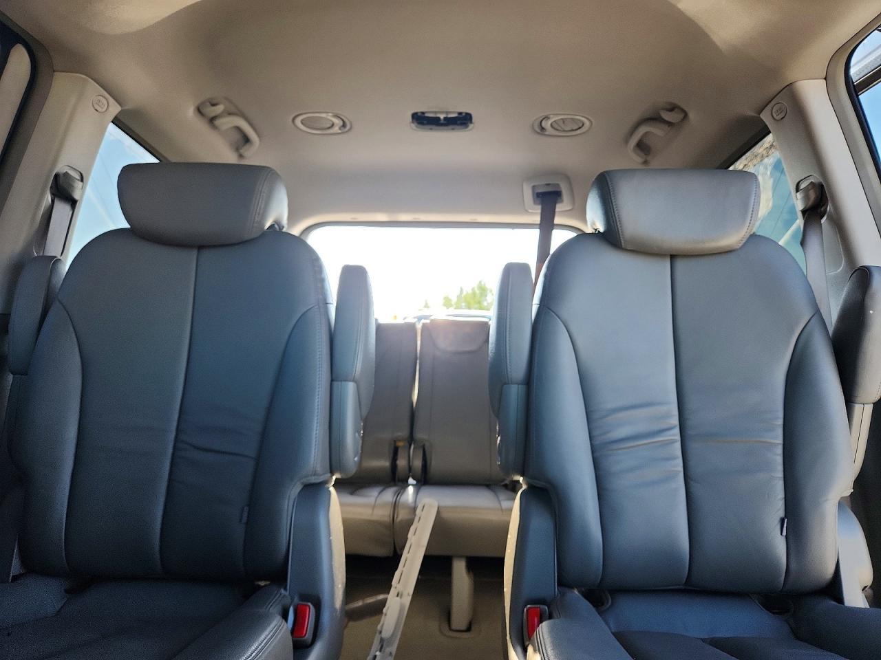 2007 HYUNDAI Entourage