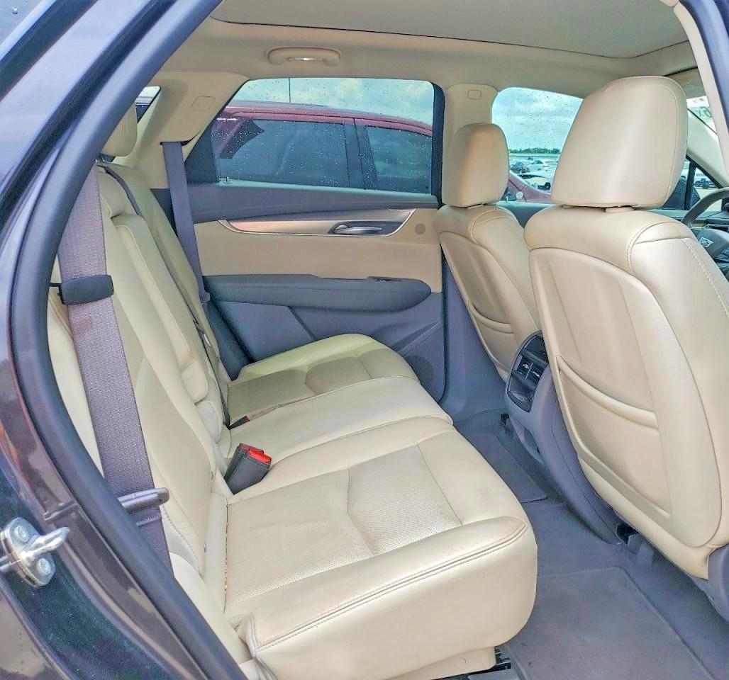 2017 CADILLAC XT5
