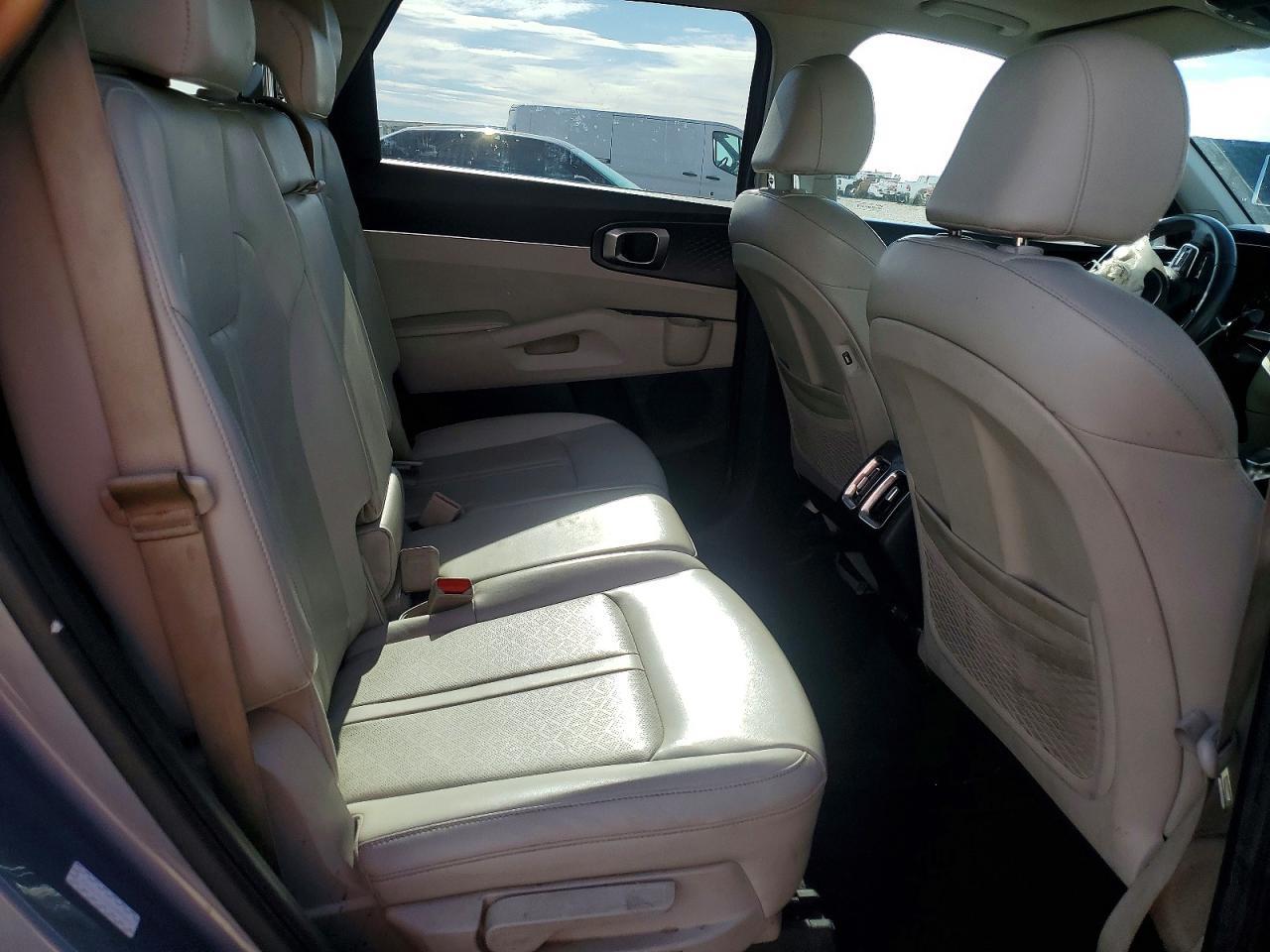 2023 KIA SORENTO
