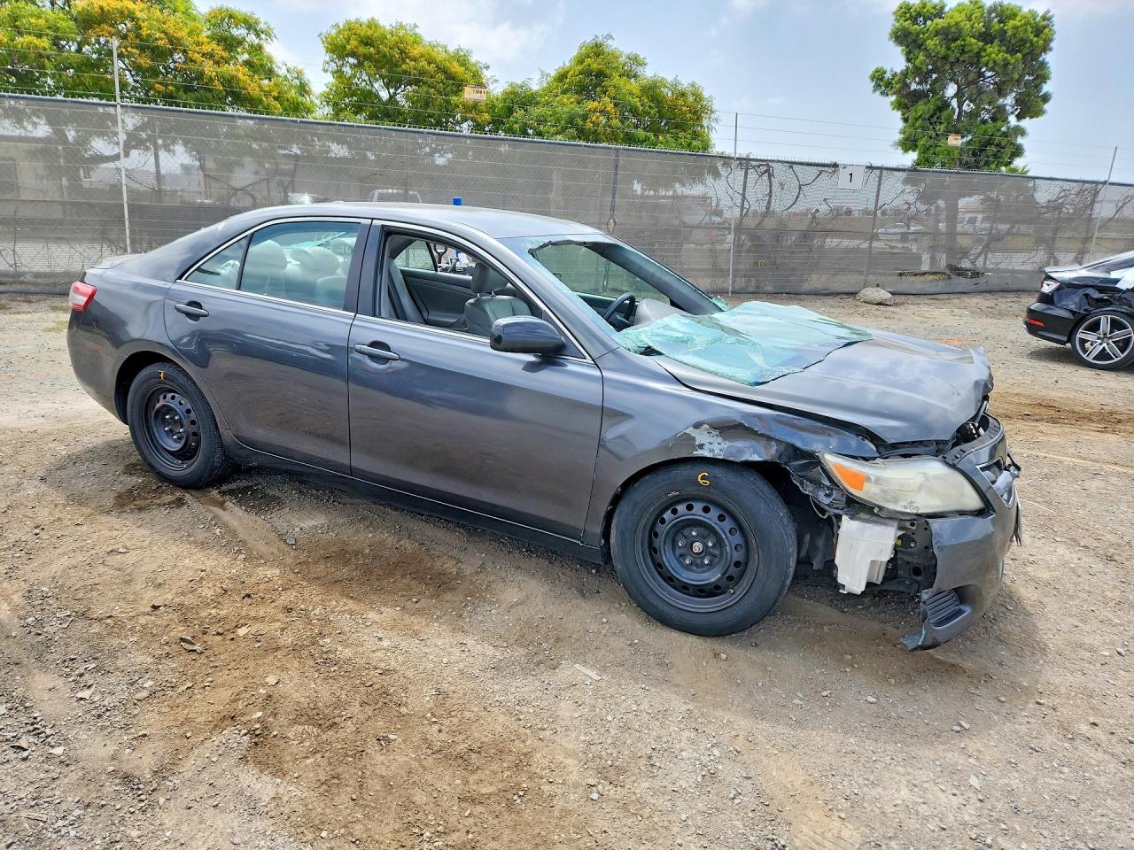 2011 TOYOTA CAMRY