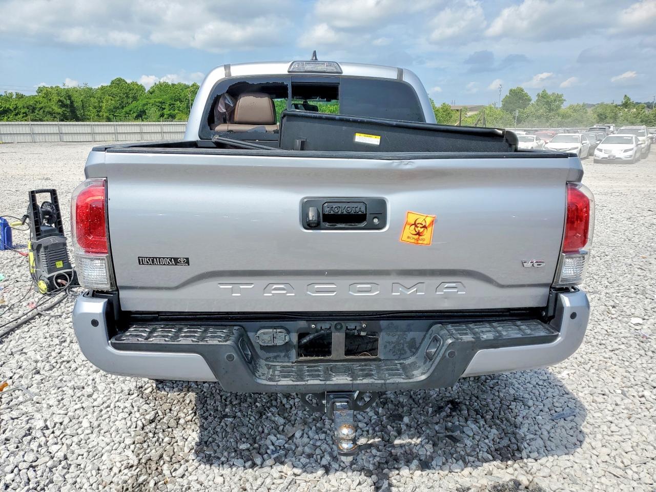 2017 TOYOTA TACOMA