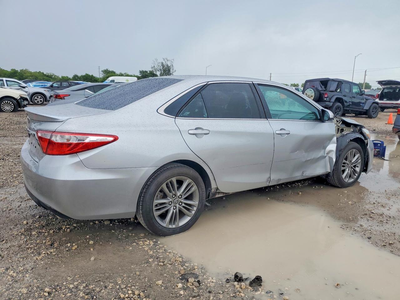 2015 TOYOTA CAMRY