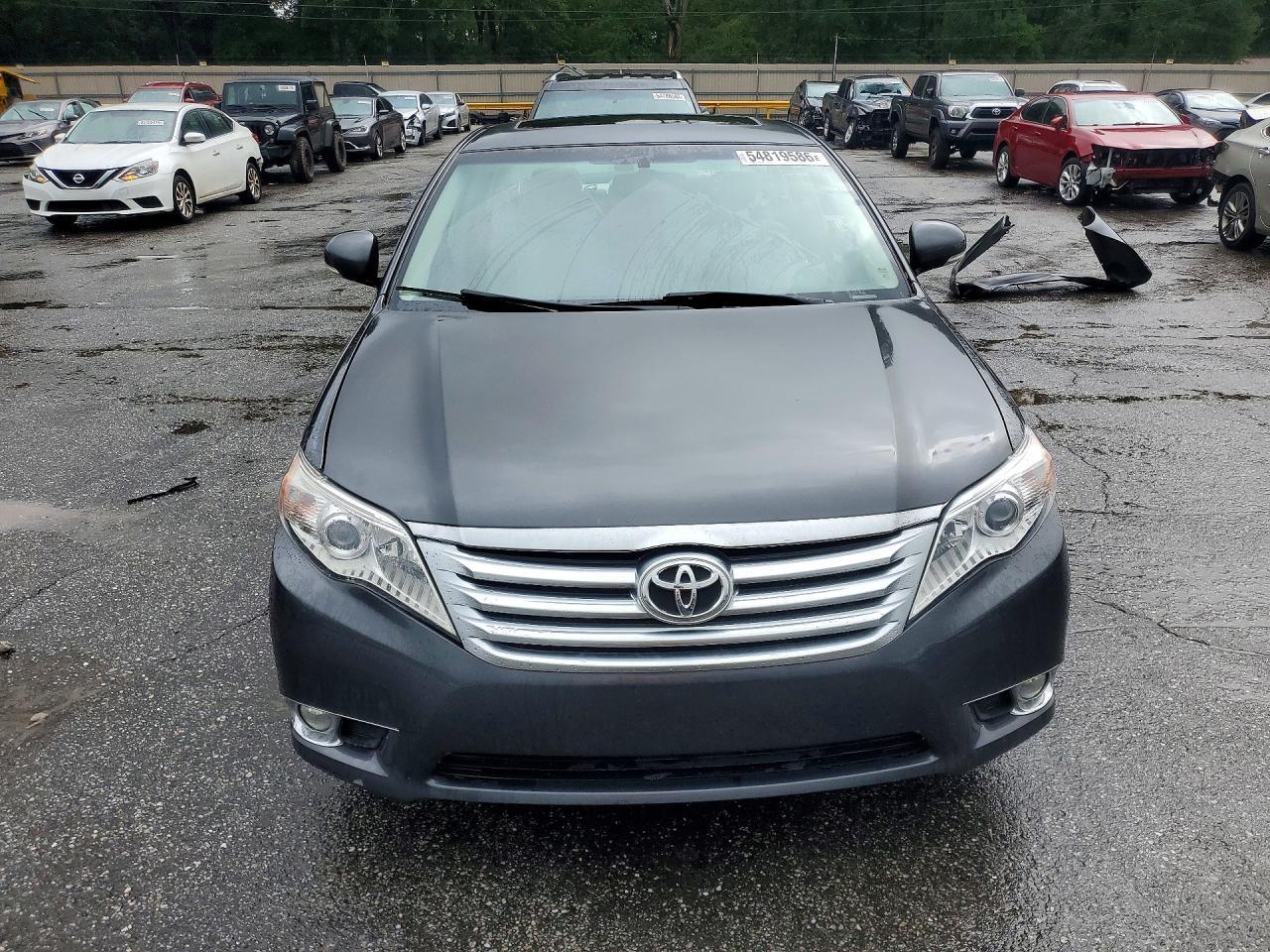 2011 TOYOTA Avalon