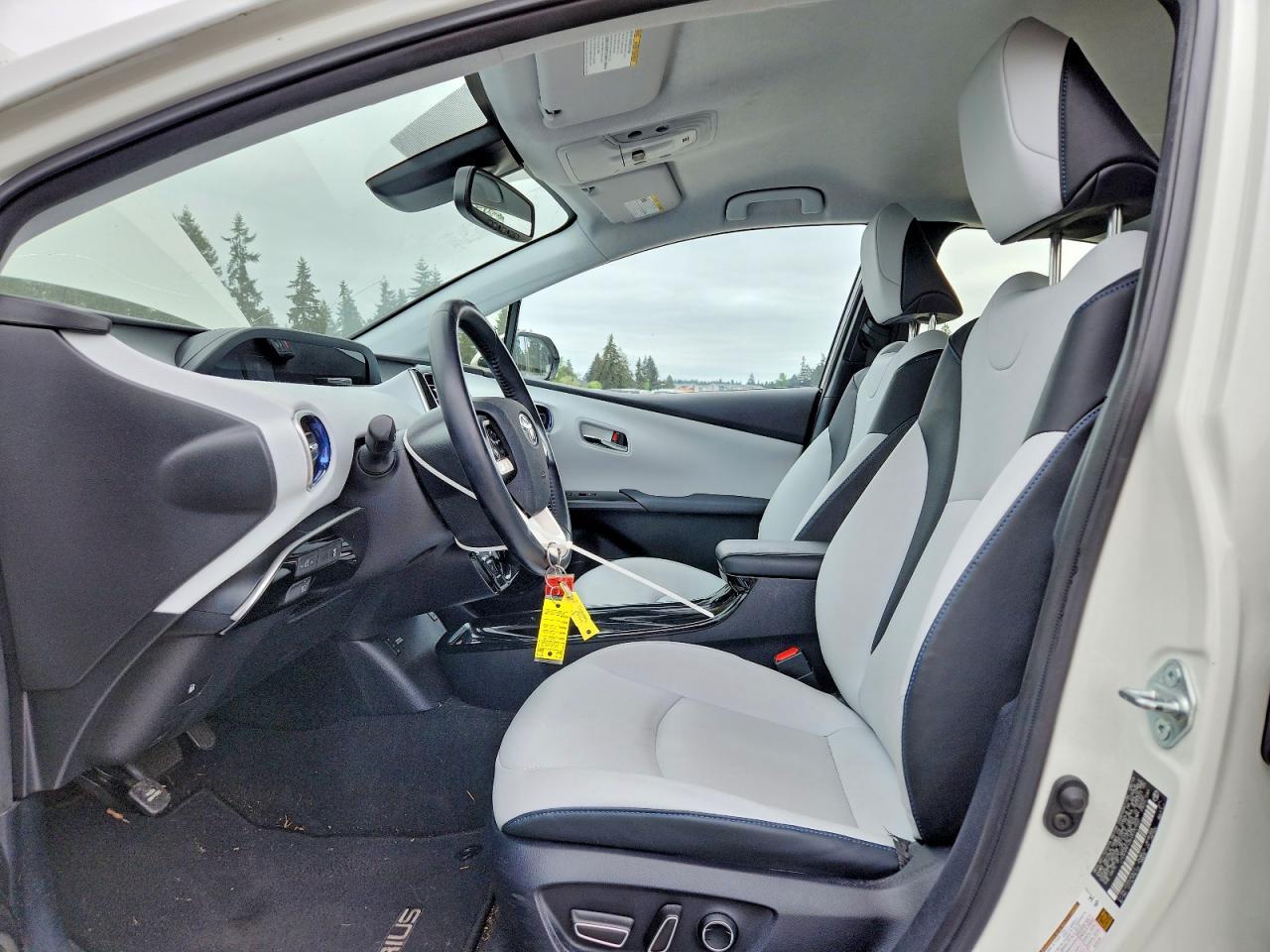 2017 TOYOTA PRIUS