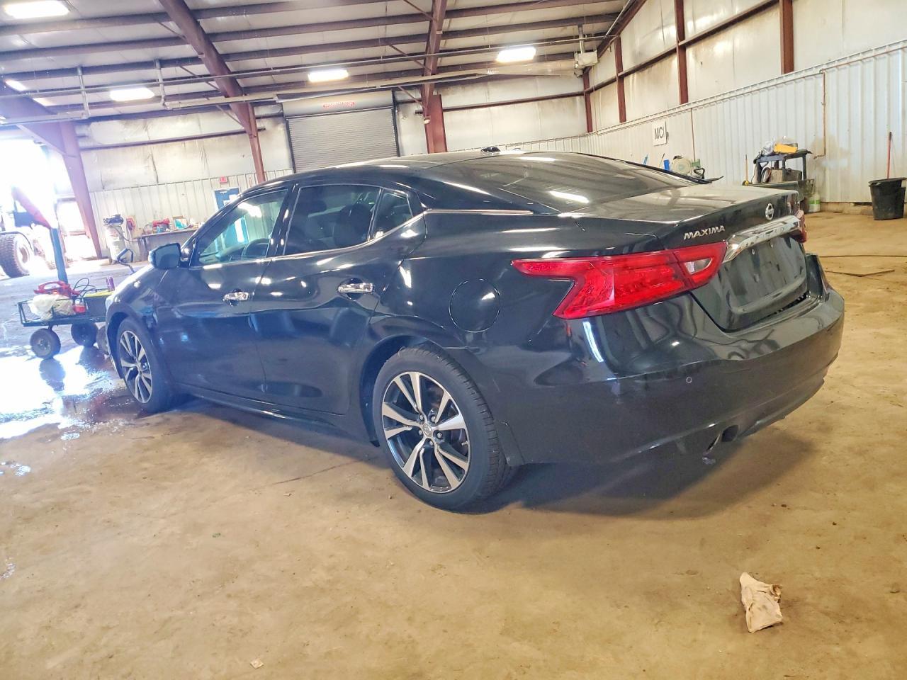 2016 NISSAN Maxima