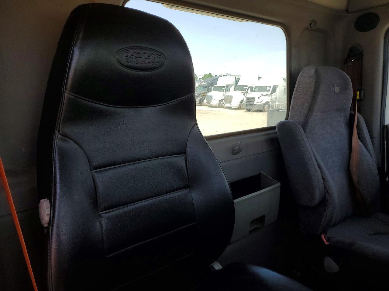 2018 PETERBILT 579