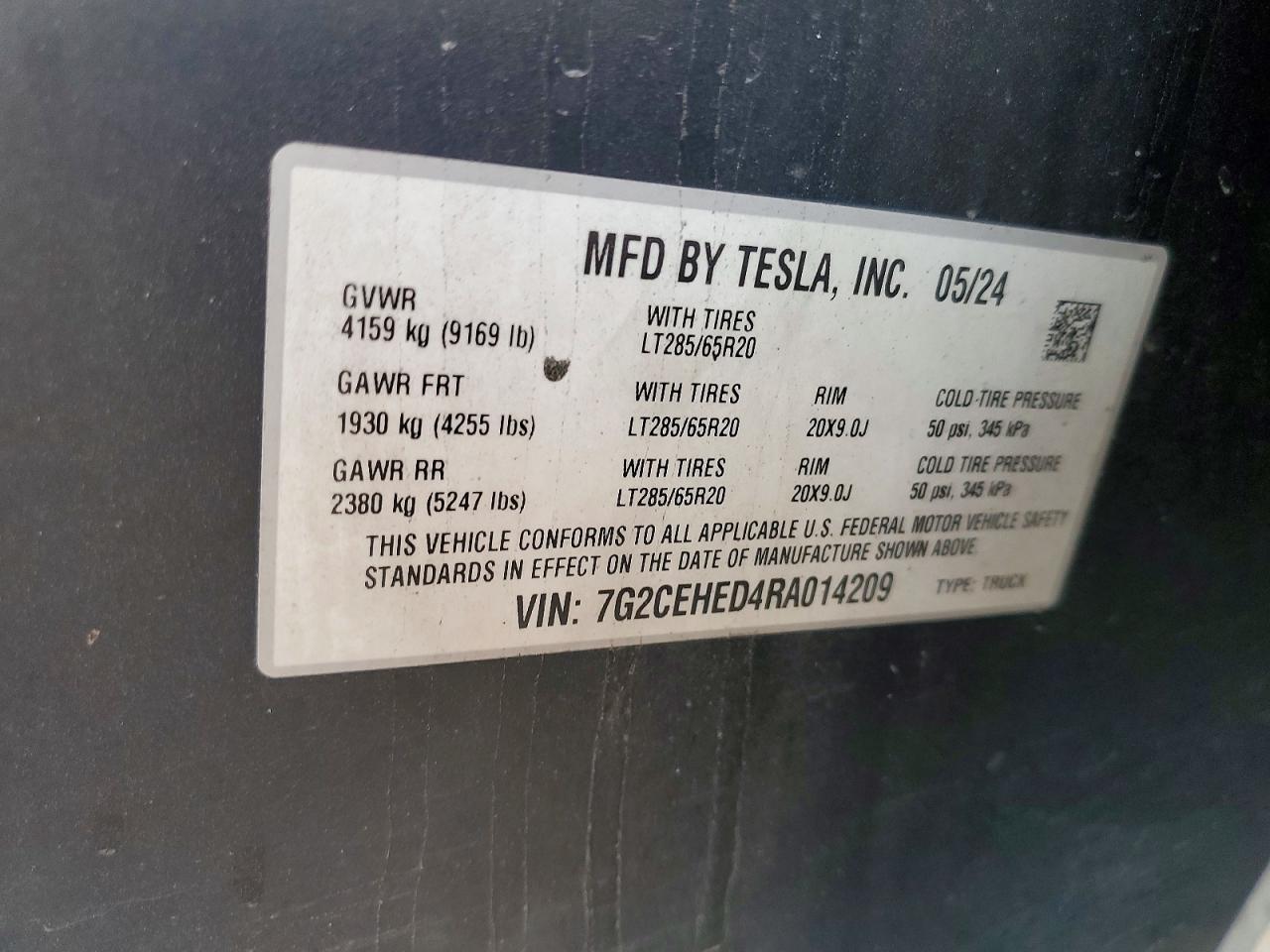 2024 TESLA Cybertruck