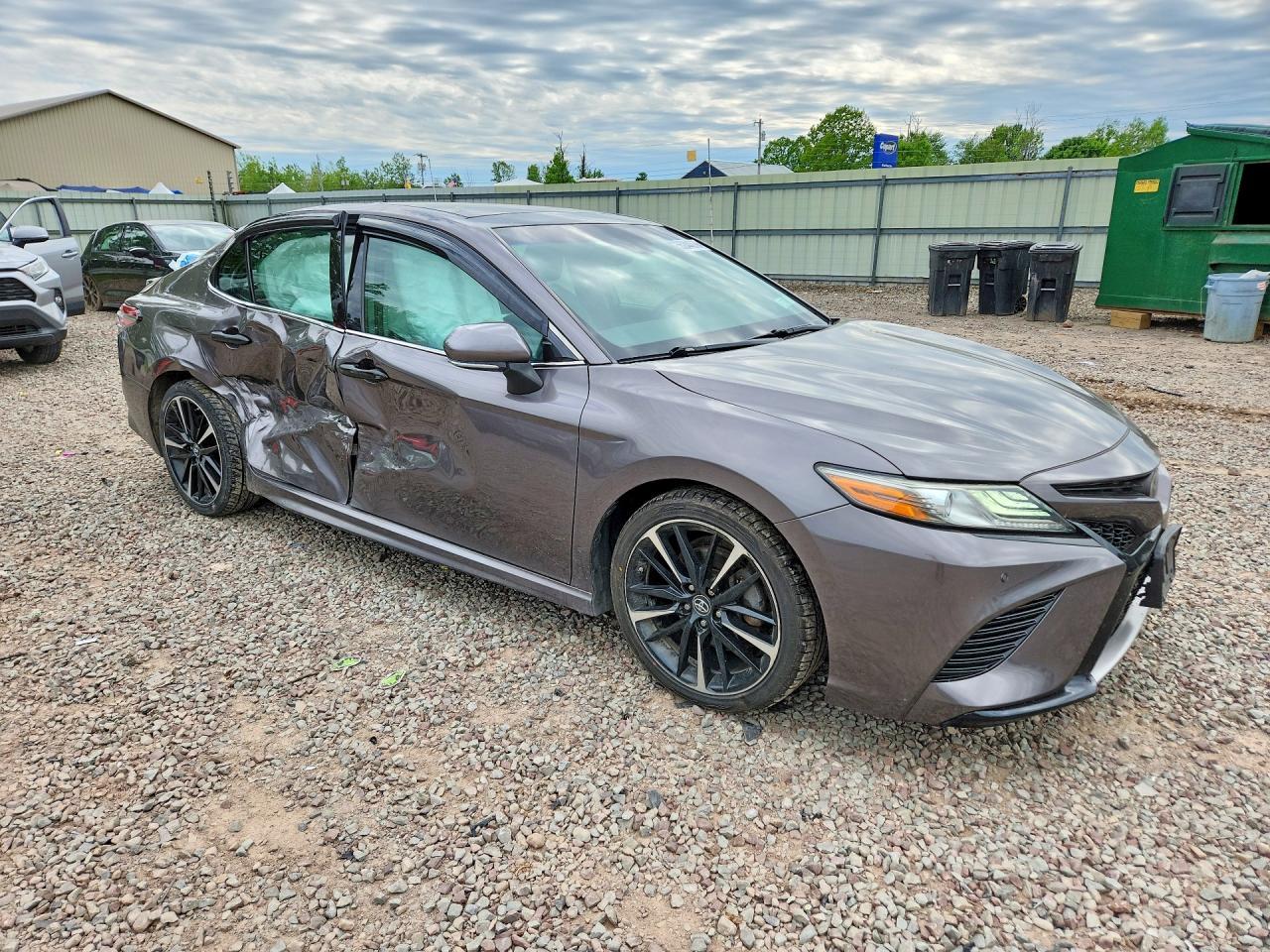 2018 TOYOTA CAMRY