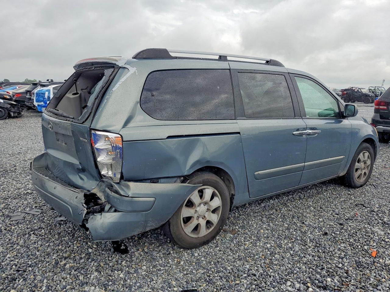 2007 HYUNDAI Entourage