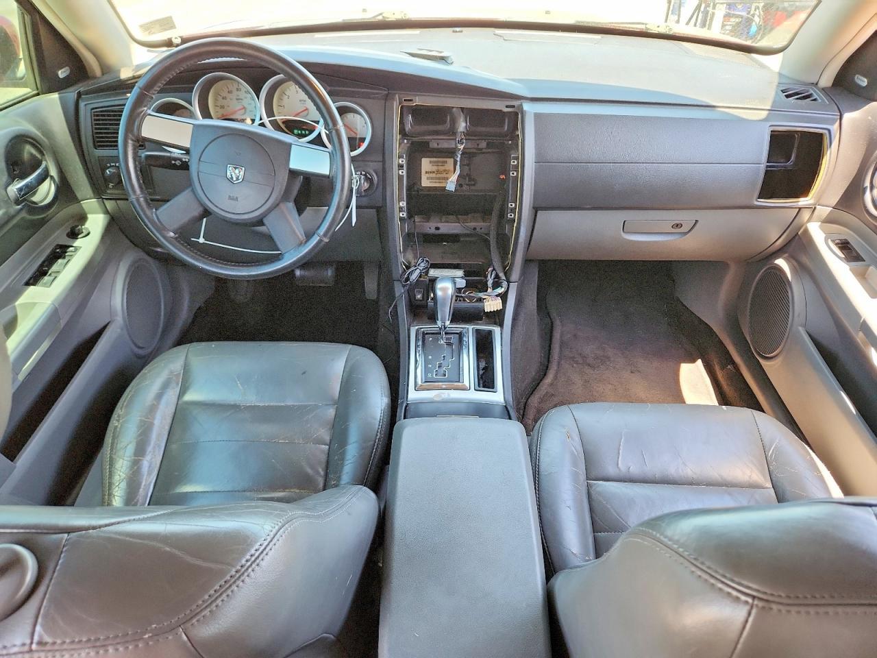 2005 DODGE MAGNUM