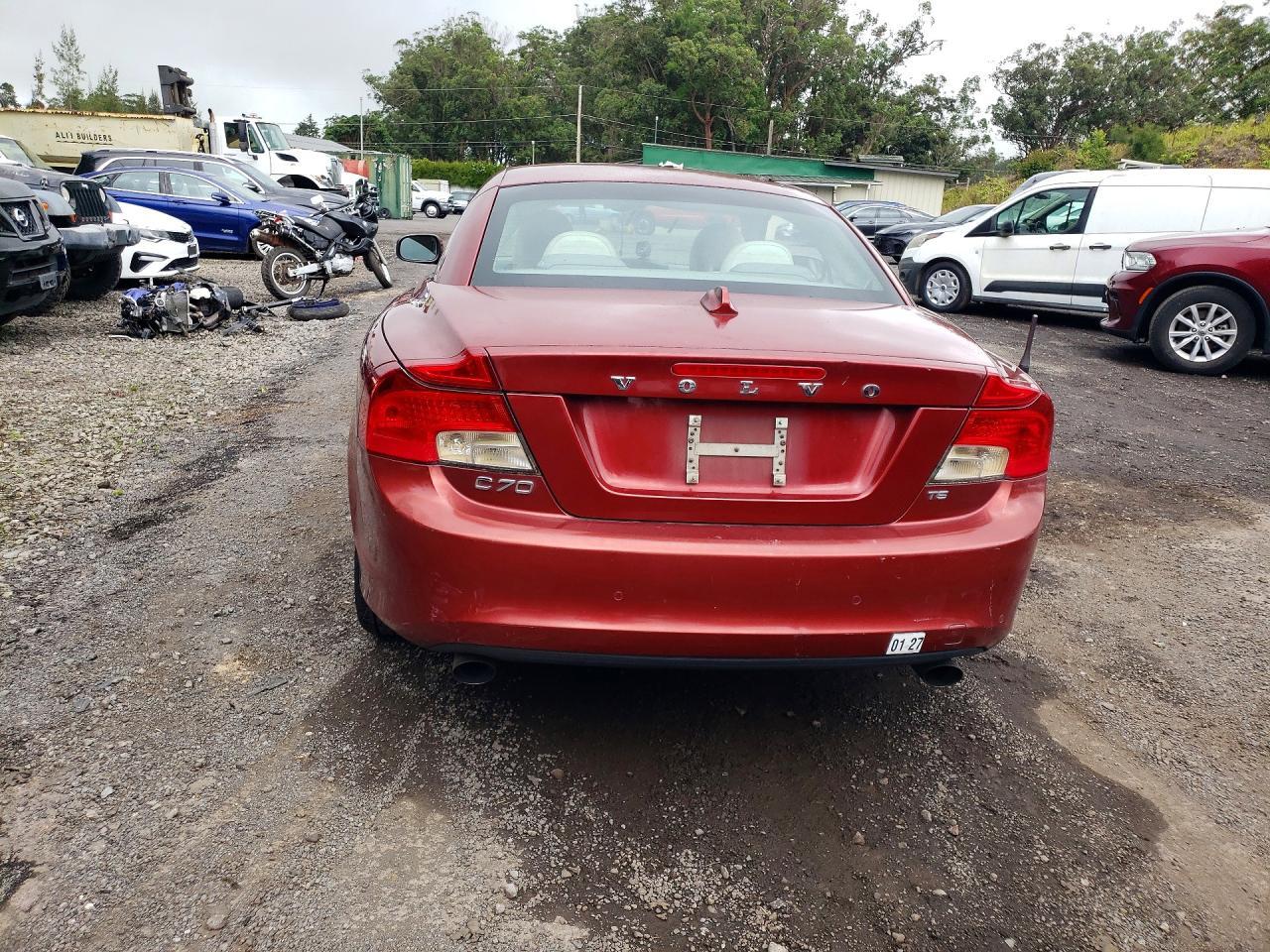 2011 VOLVO C70