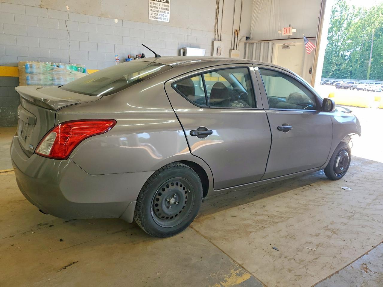 2013 NISSAN VERSA