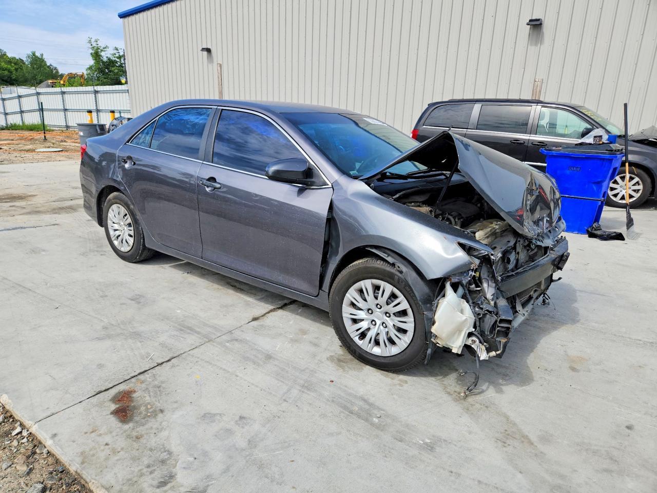 2014 TOYOTA CAMRY