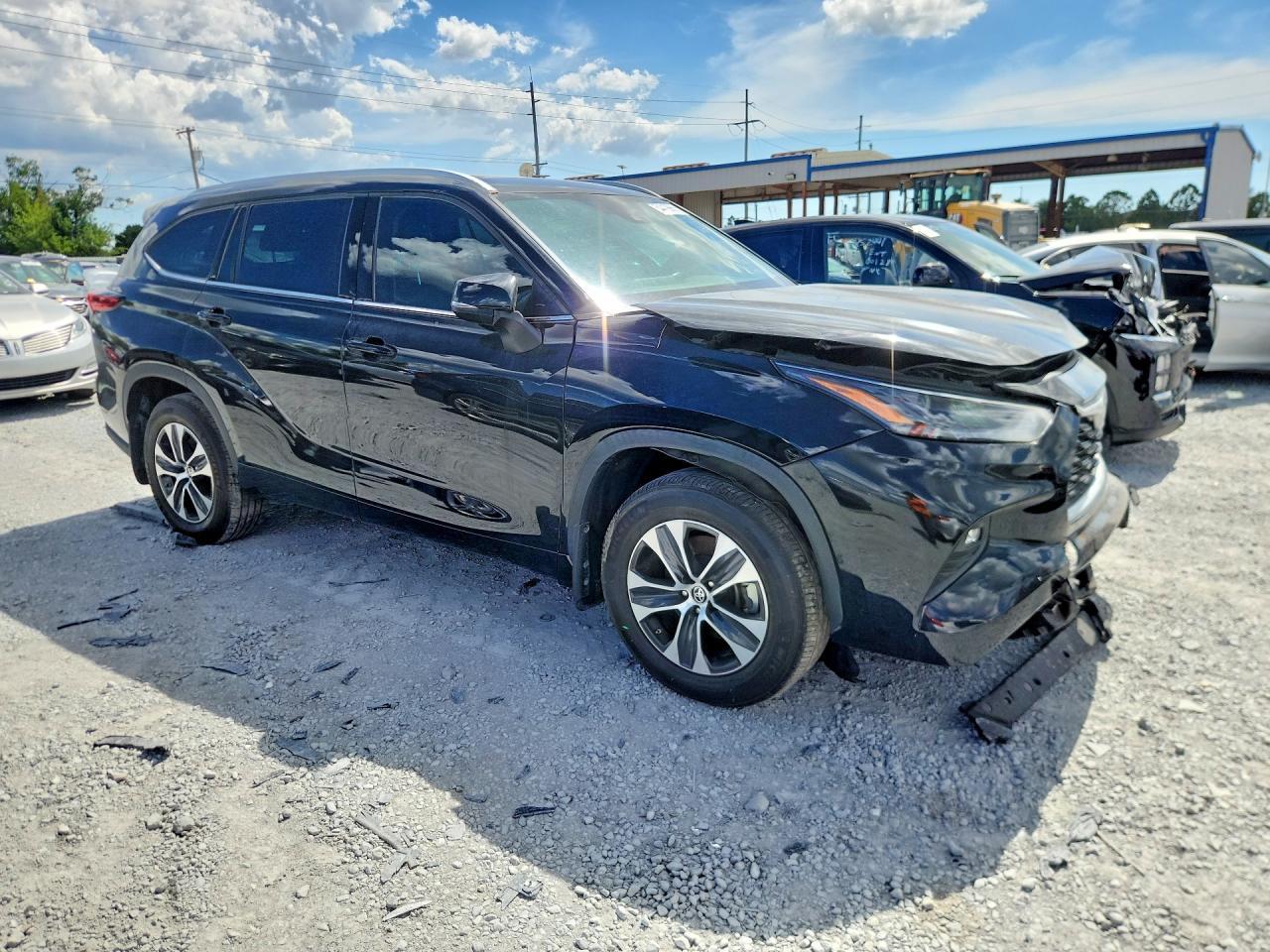 2022 TOYOTA HIGHLANDER