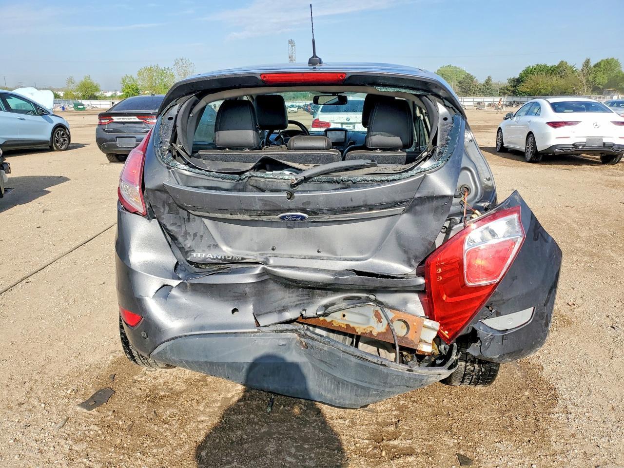 2016 FORD Fiesta