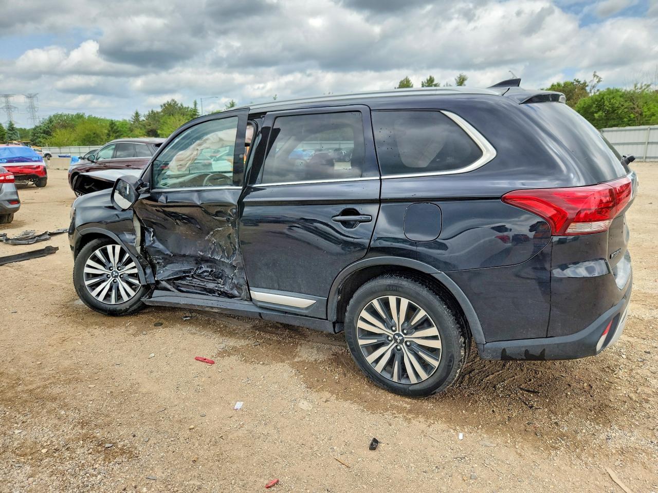 2019 MITSUBISHI outlander