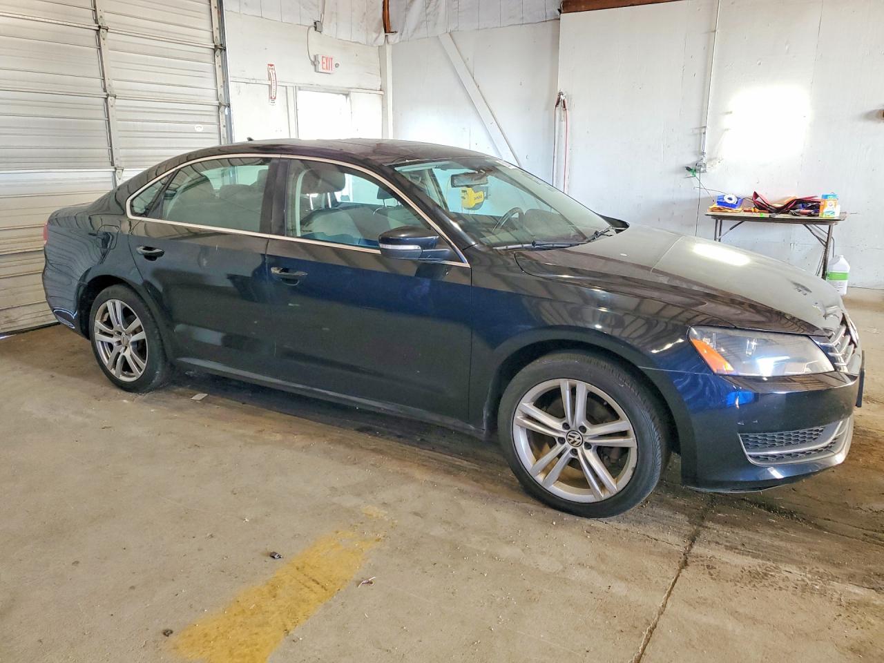 2014 VOLKSWAGEN Passat