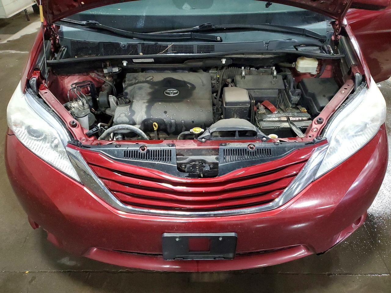 2015 TOYOTA SIENNA