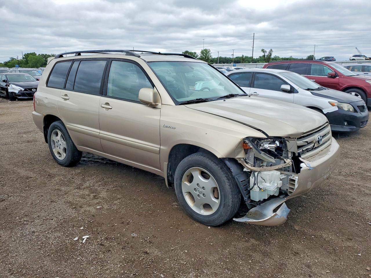 2004 TOYOTA HIGHLANDER