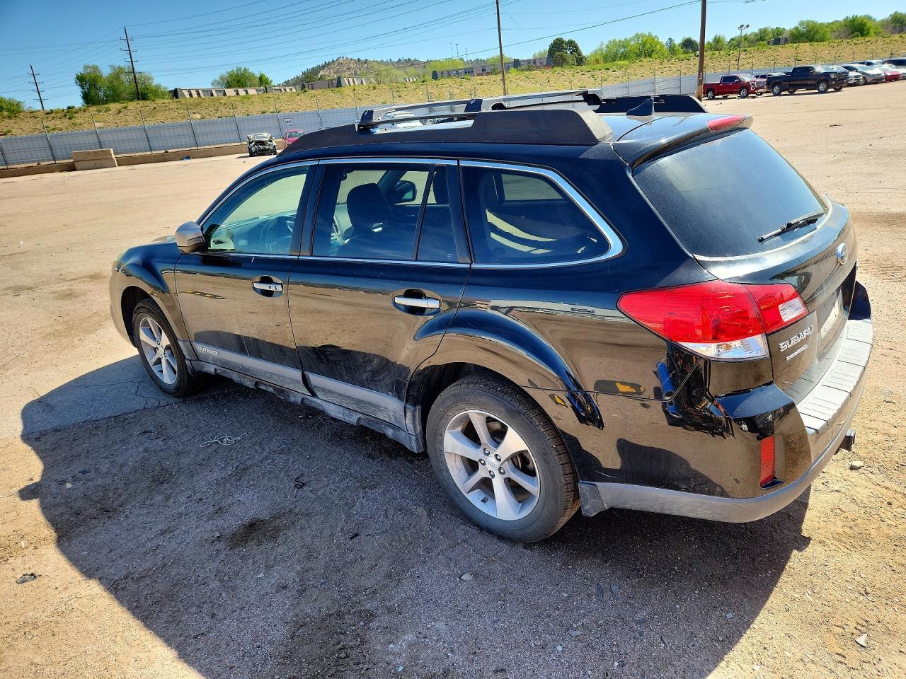 2013 SUBARU Outback