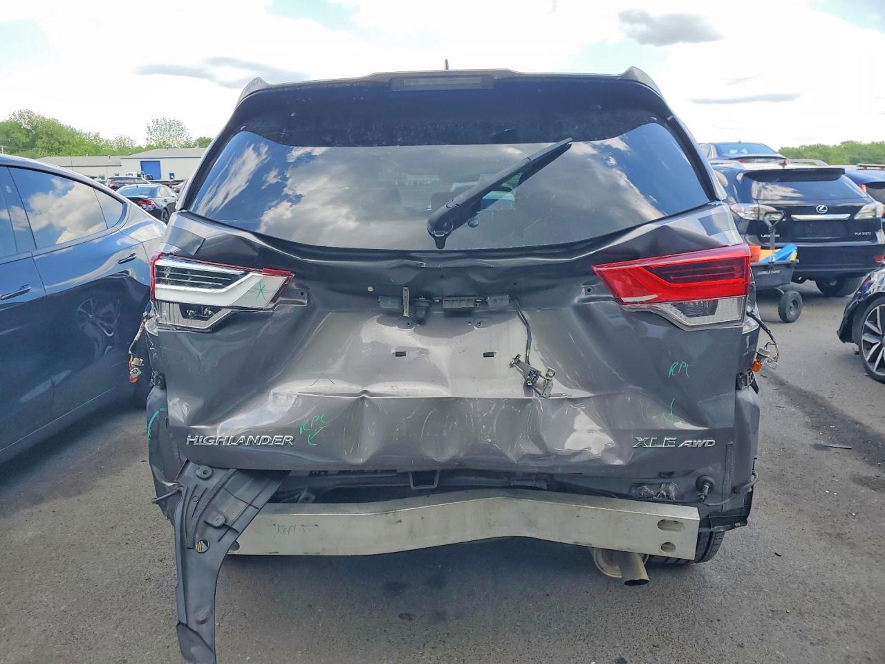 2019 TOYOTA HIGHLANDER
