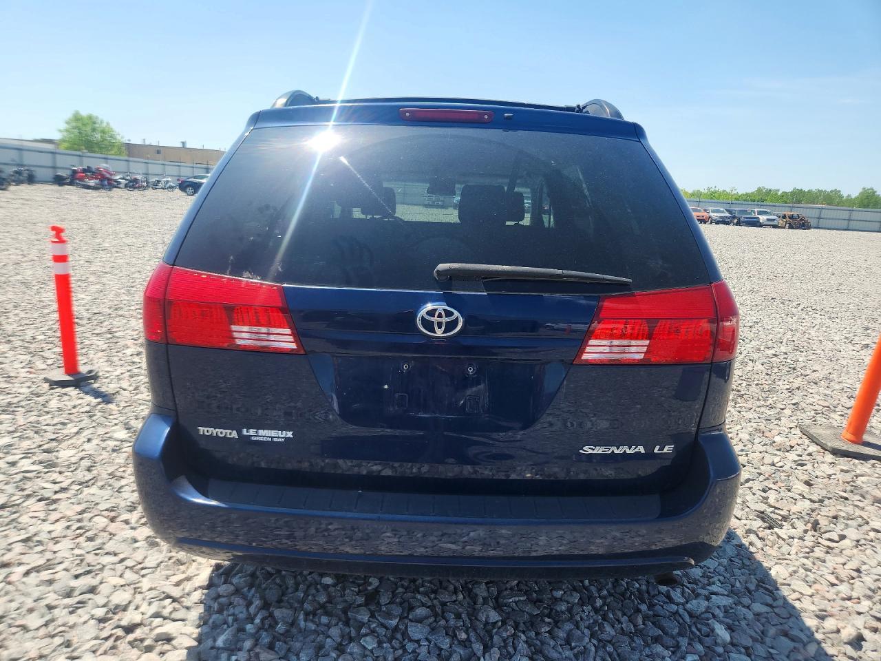 2004 TOYOTA SIENNA