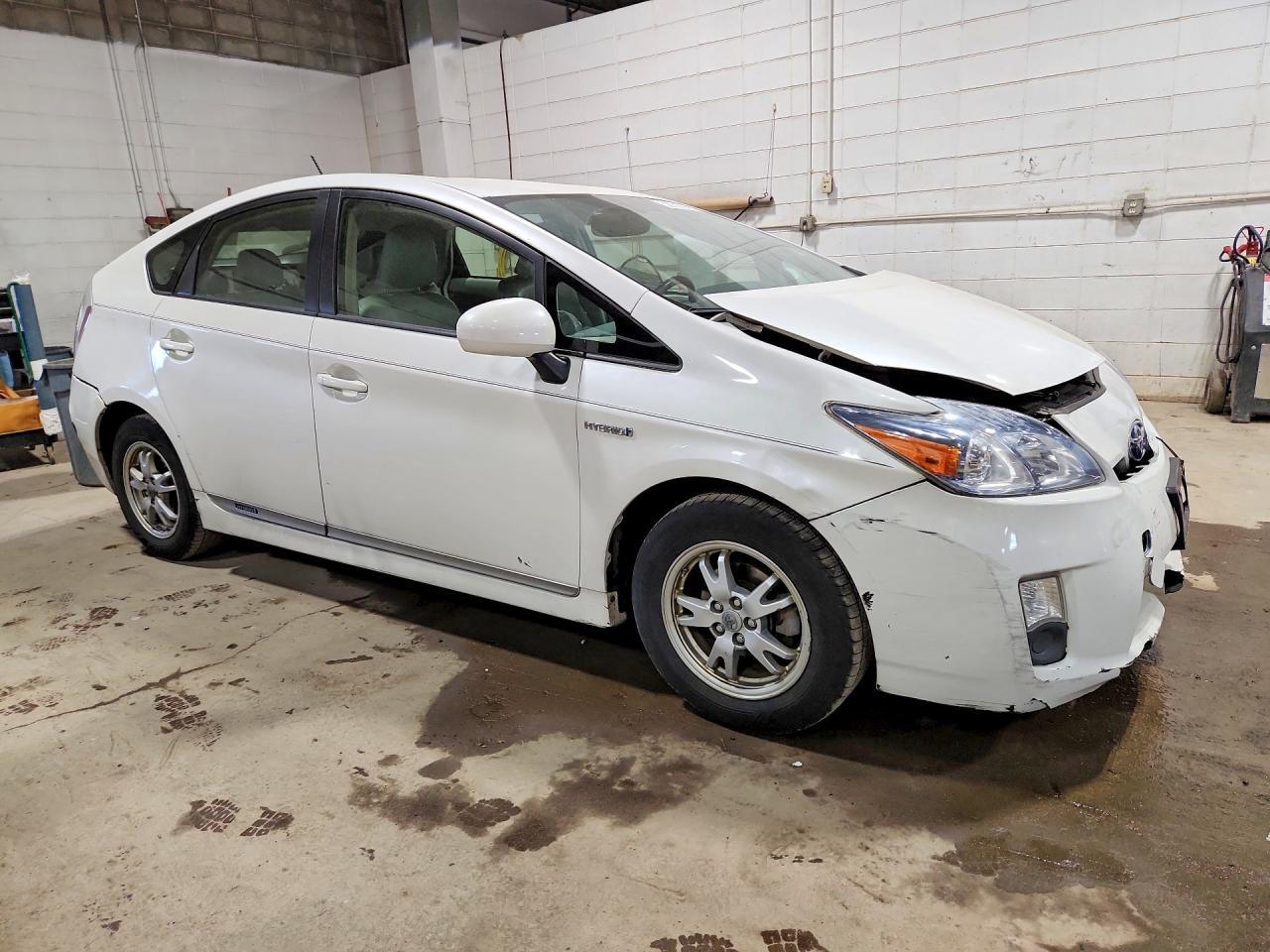 2011 TOYOTA PRIUS