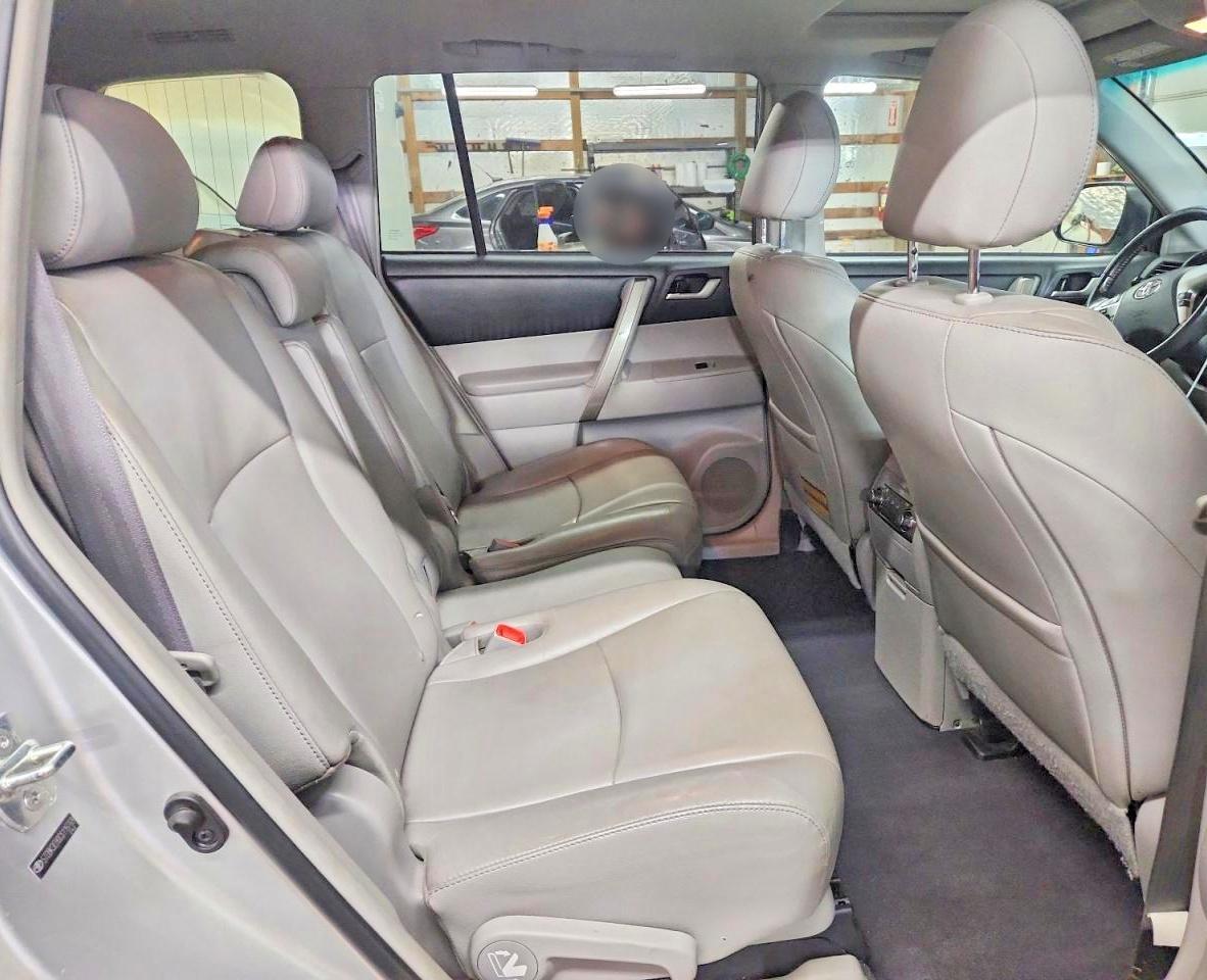 2012 TOYOTA HIGHLANDER