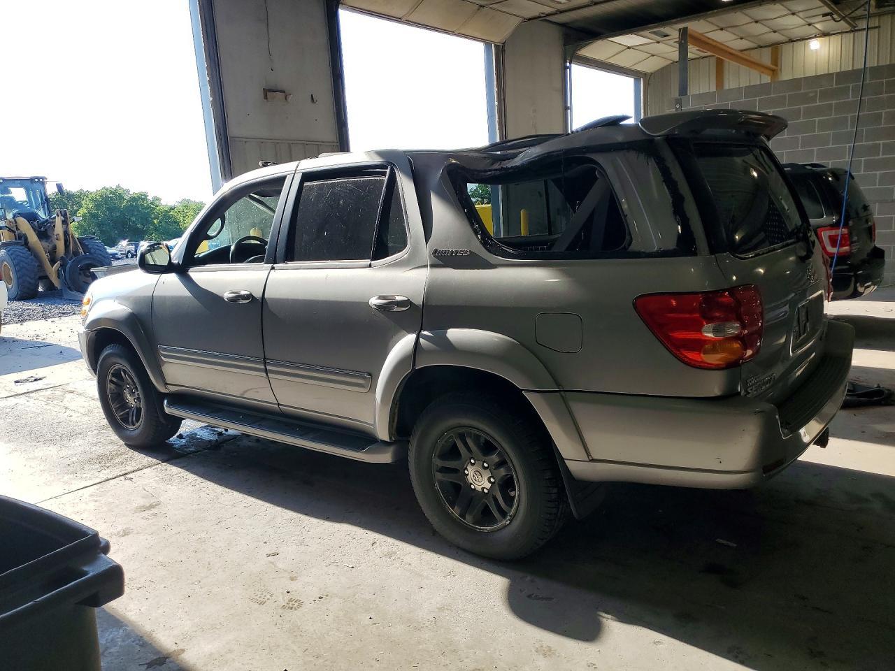 2004 TOYOTA Sequoia