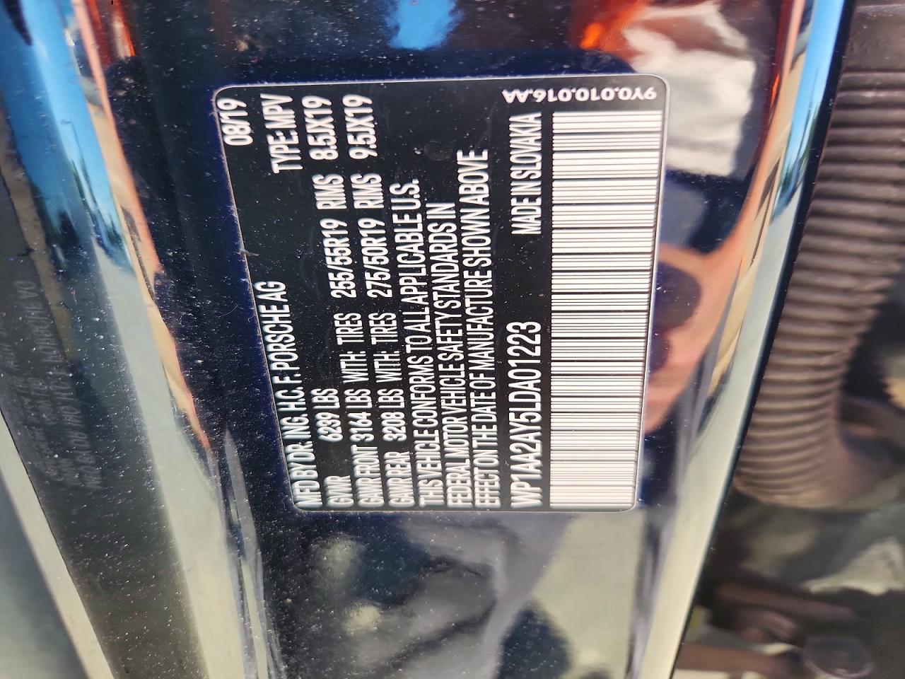 2020 PORSCHE CAYENNE