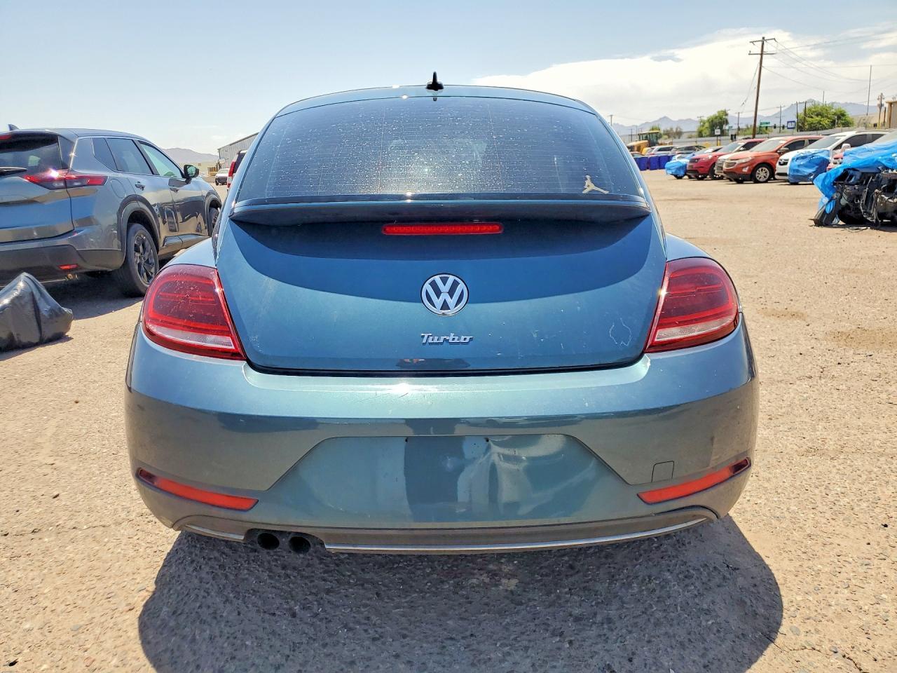 2018 VOLKSWAGEN Beetle