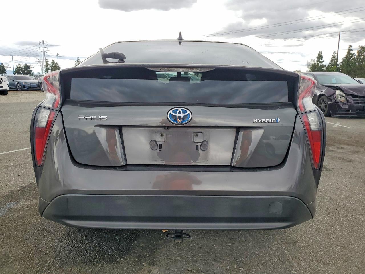 2016 TOYOTA PRIUS