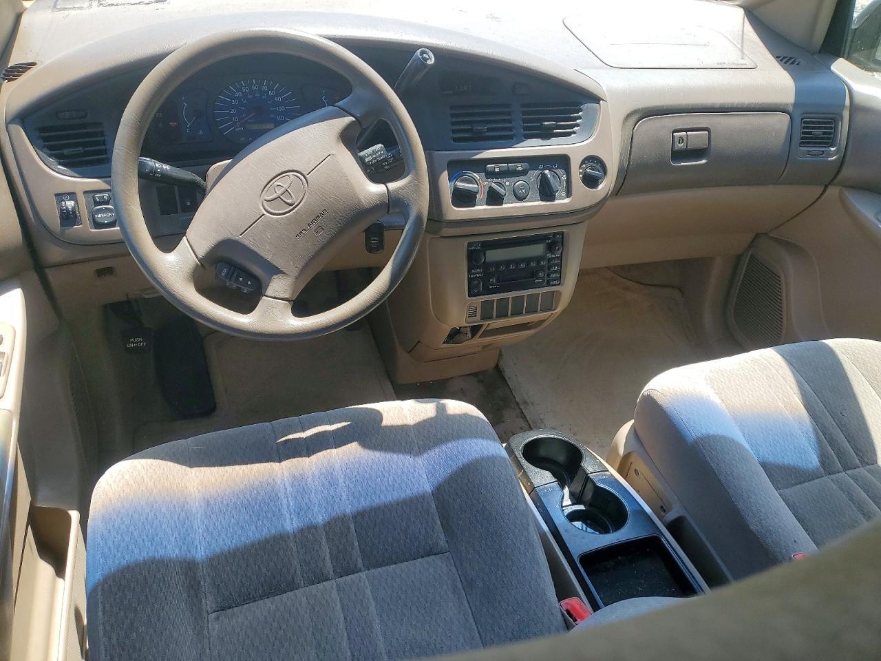 2002 TOYOTA SIENNA