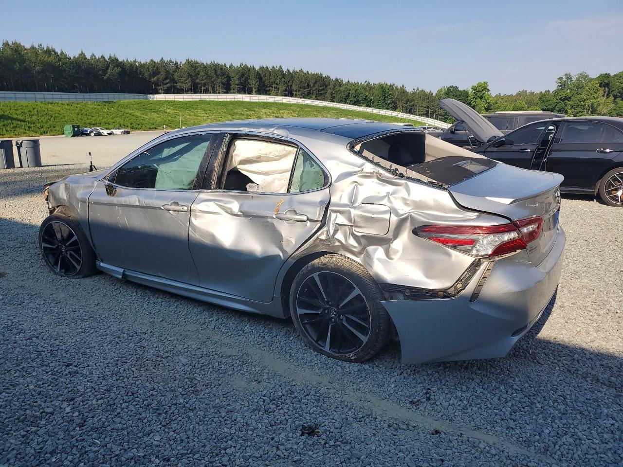 2018 TOYOTA CAMRY