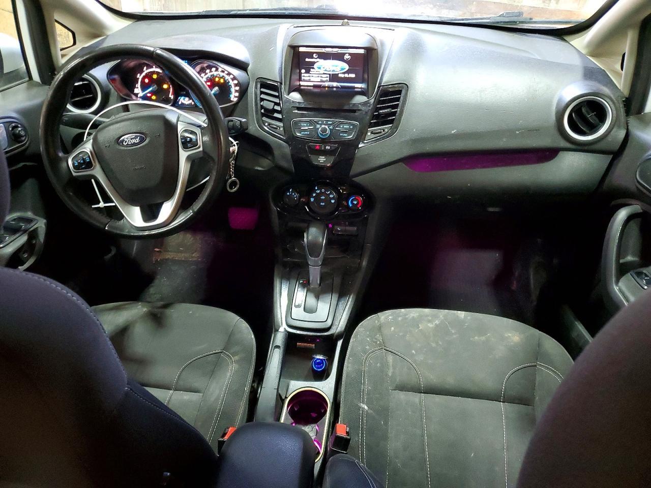 2015 FORD Fiesta